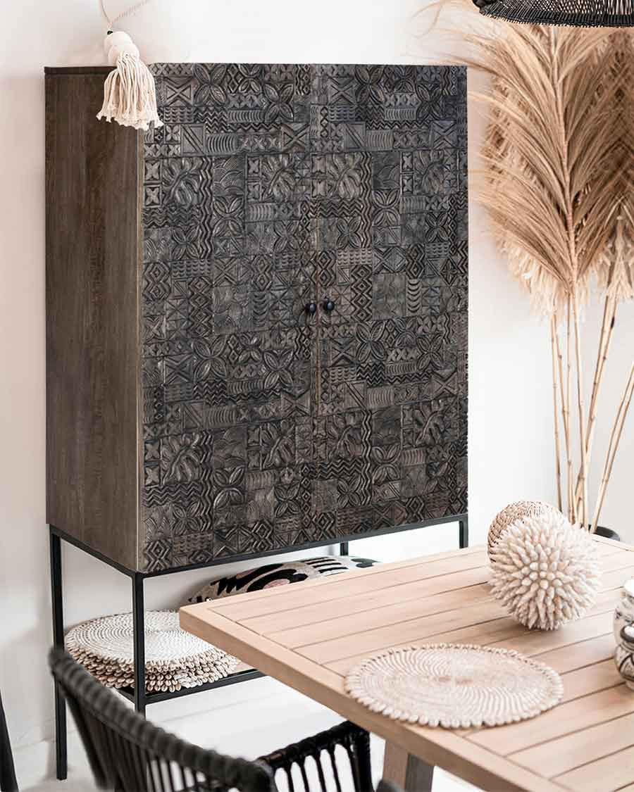 Hawaï - Armoire noire en...