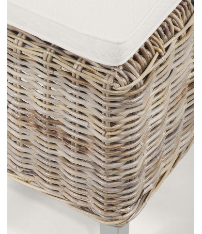 Neya - Chaise de jardin en rotin et coussin blanc