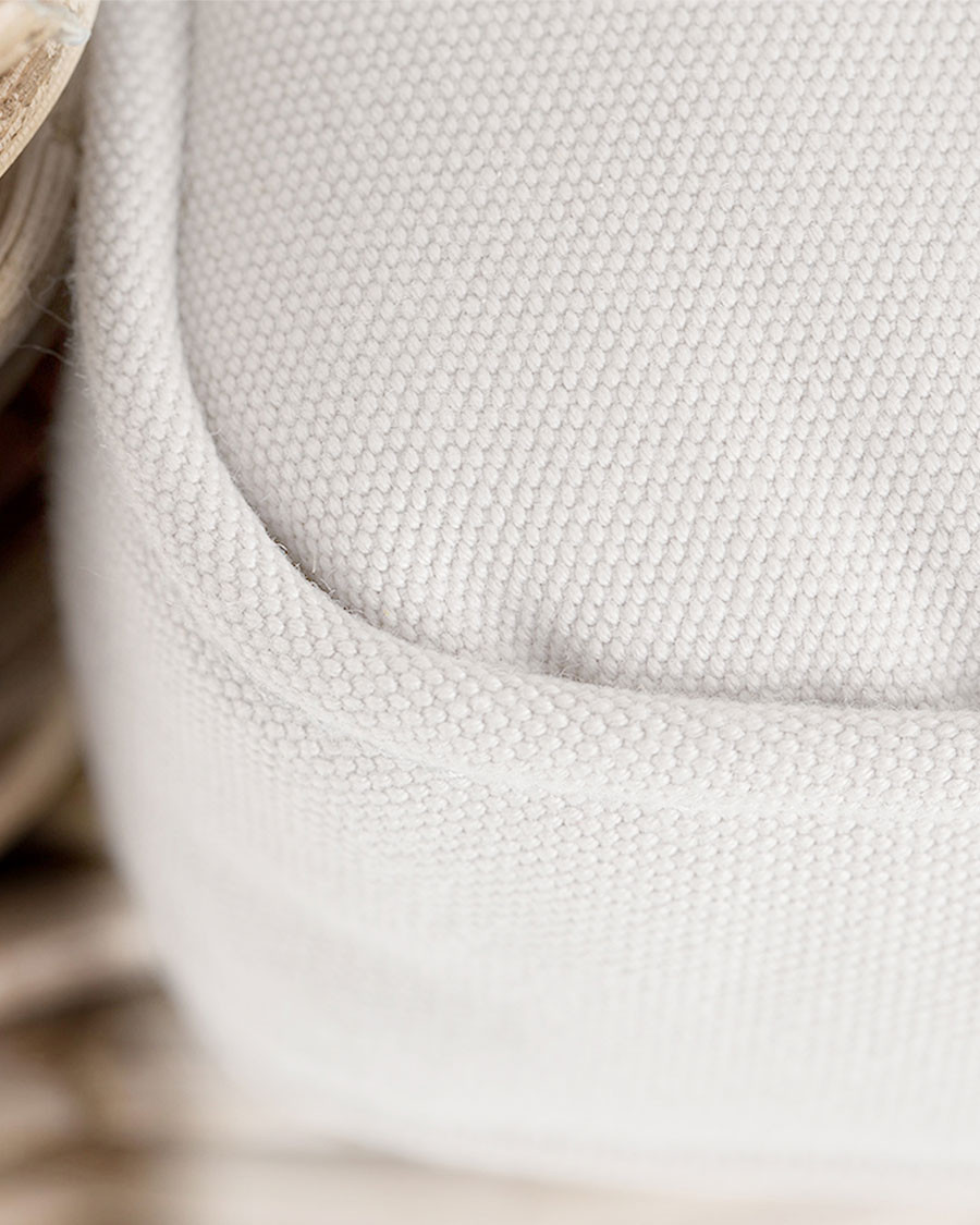 Neya - Chaise de jardin en rotin et coussin blanc