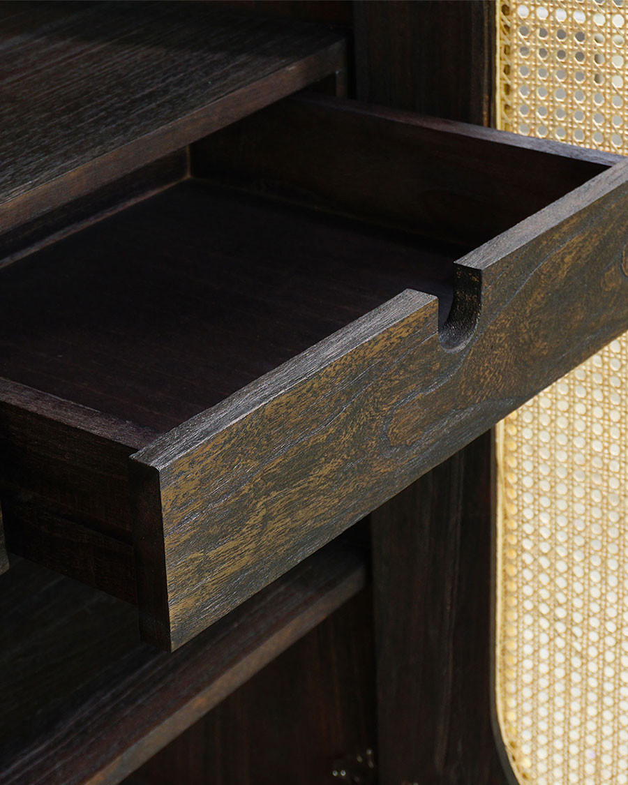 Sanaa- Armoire noire 2 portes en mindy massif et cannage