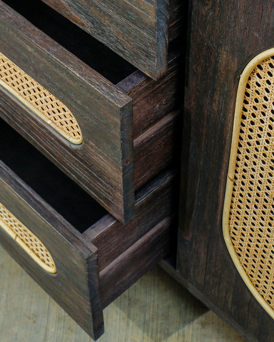 Sanaa - Commode noire 3 tiroirs en mindy massif et cannage