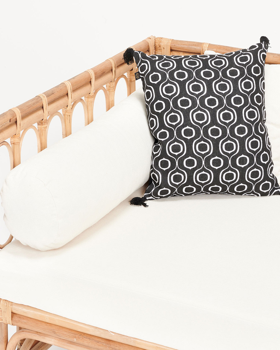 Cassandra - Canapé 4 places en rotin et coussins blancs