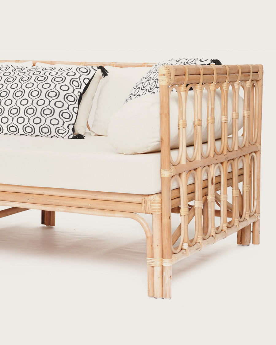 Cassandra - Canapé 4 places en rotin et coussins blancs