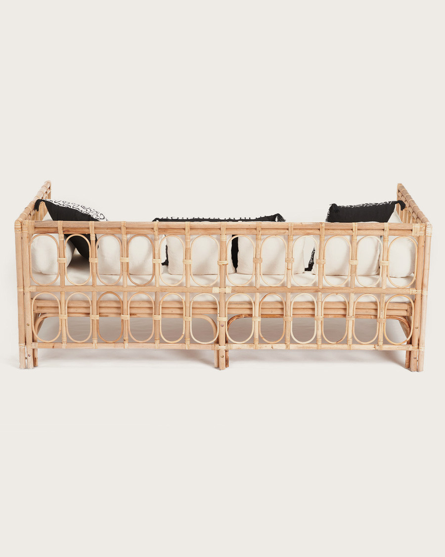 Cassandra - Canapé 4 places en rotin et coussins blancs