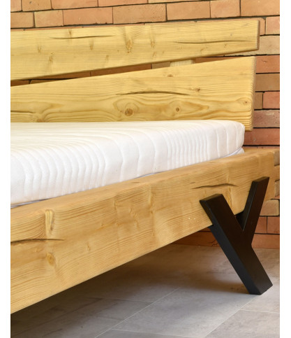 Budapest - Lit poutre en bois massif d'épicéa et pieds métal