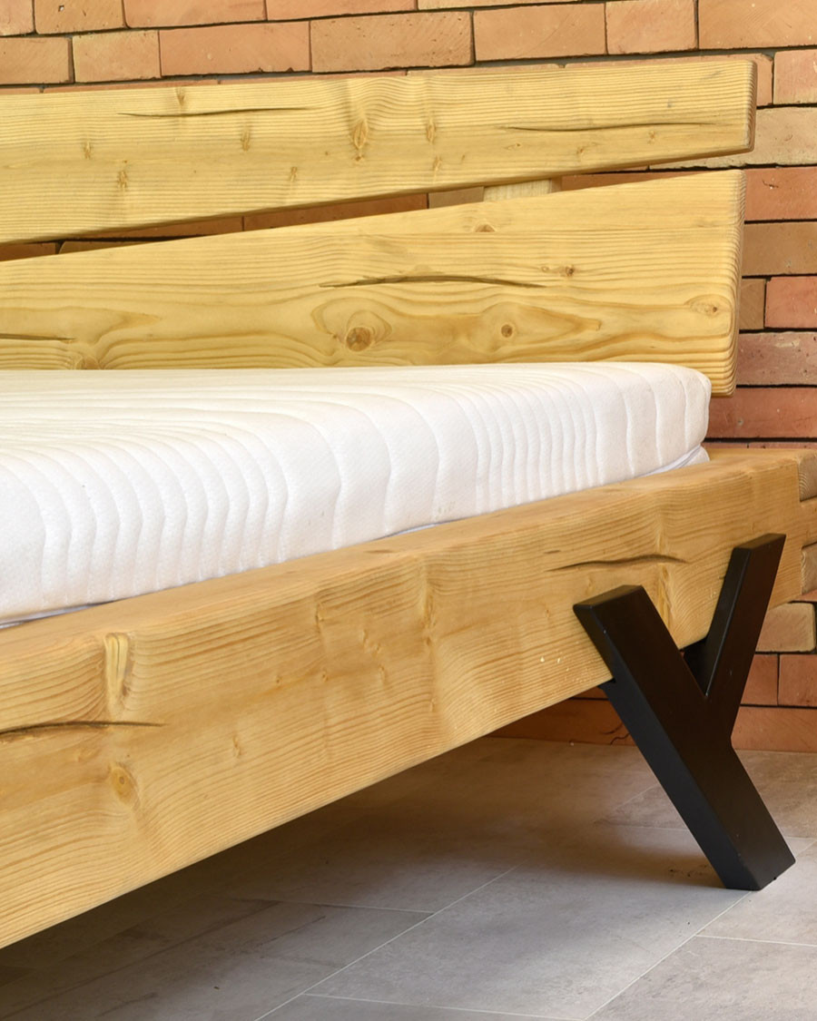Budapest - Lit poutre en bois massif d'épicéa et pieds métal