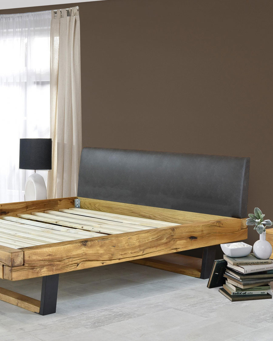 Bakara - Lit poutre en bois massif d'épicéa et métal noir
