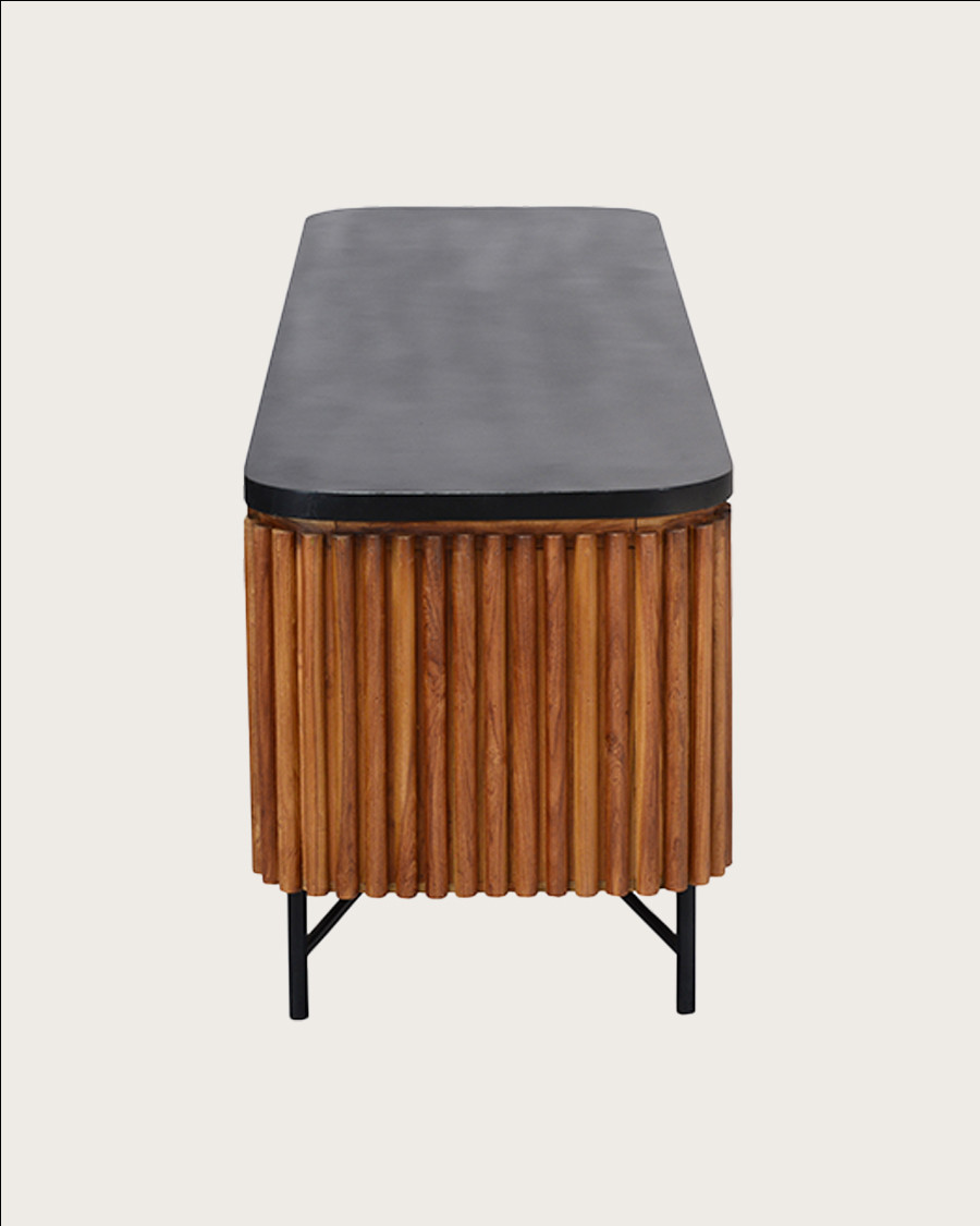 Haussman - Meuble tv rétro en teck massif recyclé et plateau laqué noir 160 cm