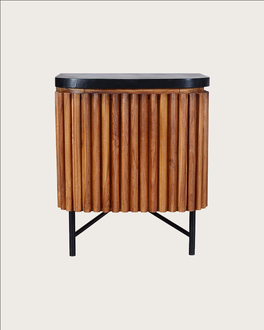 Haussman - Meuble tv rétro en teck massif recyclé et plateau laqué noir 160 cm