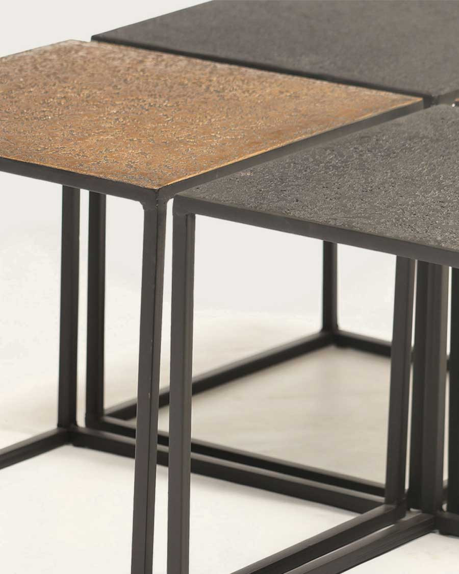 Domino - Table basse carrée en métal bicolore noir et doré