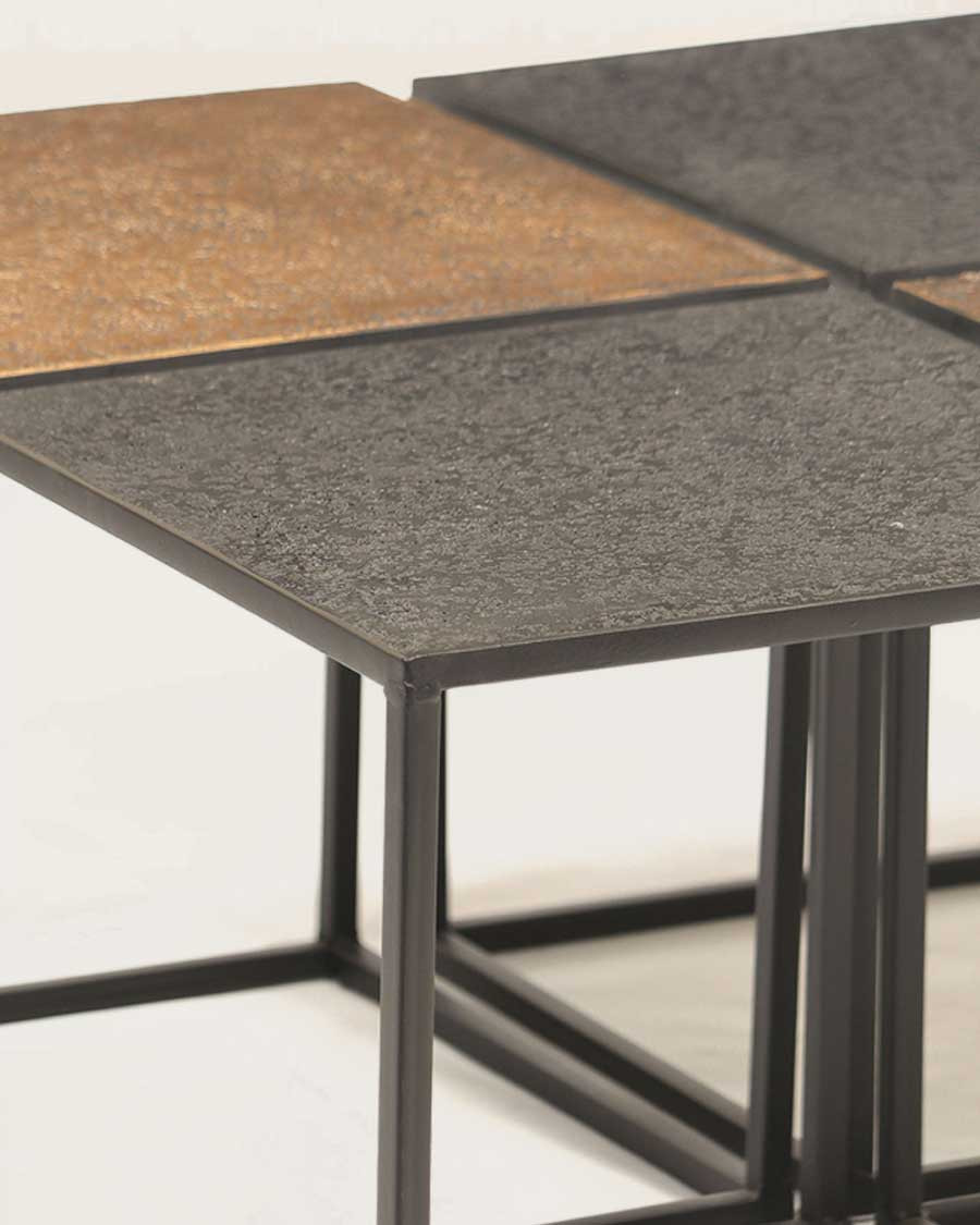 Domino - Table basse carrée en métal bicolore noir et doré