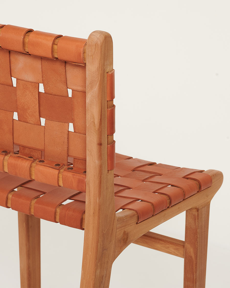 Ambra - Lot de 2 Chaise de bar en teck massif et cuir vachette tressé marron