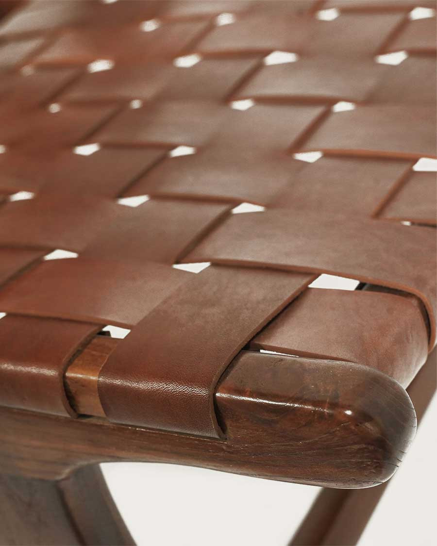 California - Fauteuil lounge dossier haut en teck et cuir marron