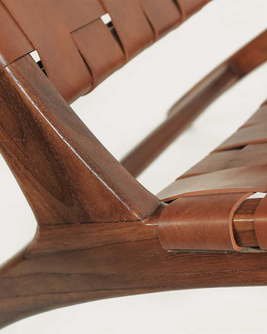 California - Fauteuil lounge dossier haut en teck et cuir marron