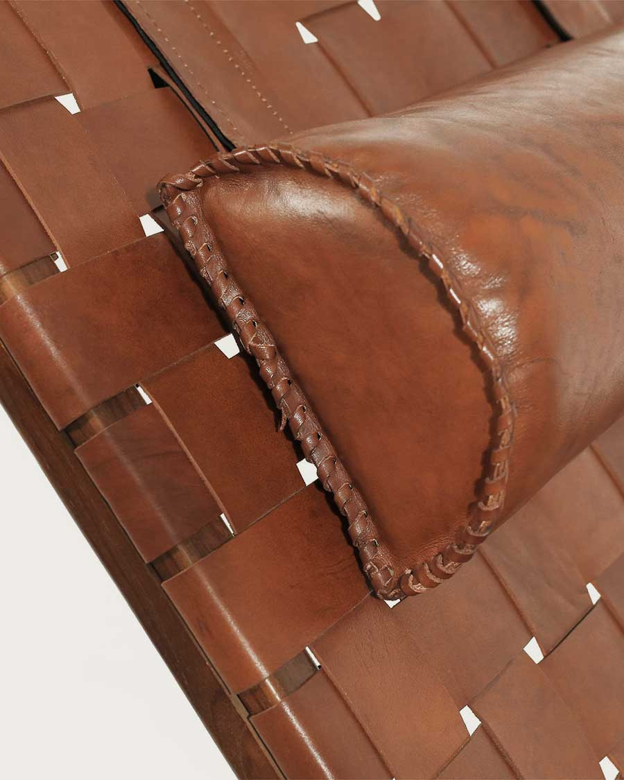 California - Fauteuil lounge dossier haut en teck et cuir marron