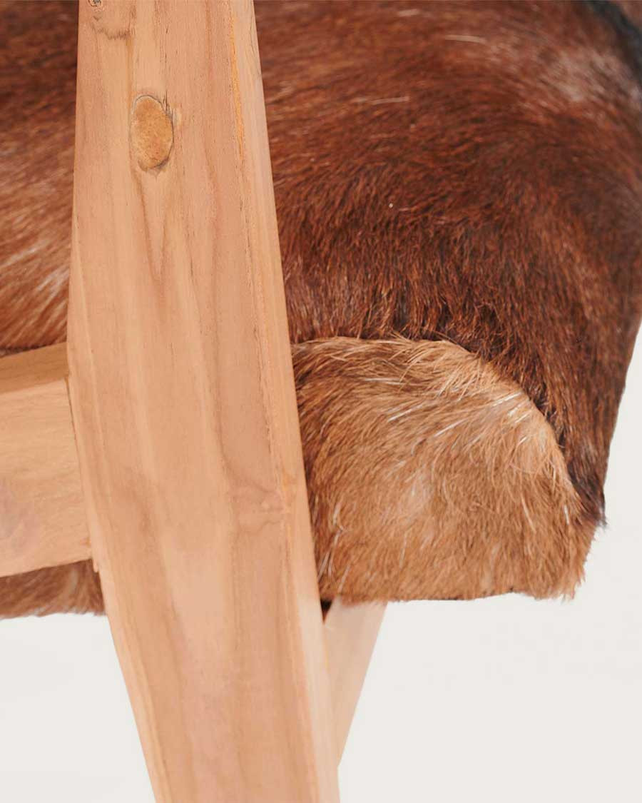 Cow Boy -  Fauteuil en teck et peau de chèvre