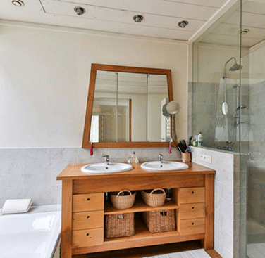 Pourquoi opter pour des tables de repas en bois massif